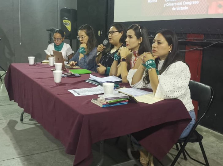 Mujeres de Morena realizan foro contra la violencia de género