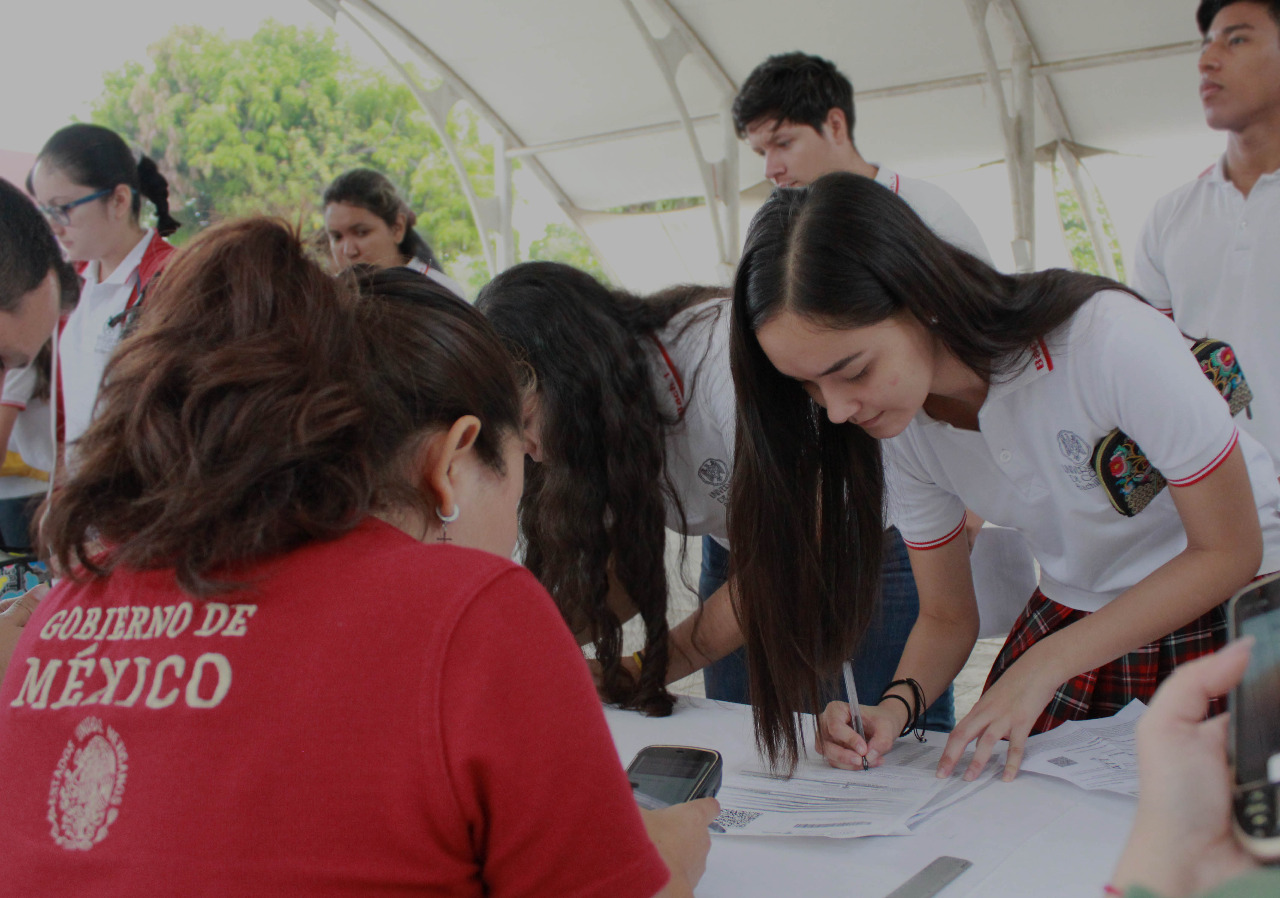 Indira Vizcaíno: Avanza entrega de becas Benito Juárez a estudiantes de preparatoria