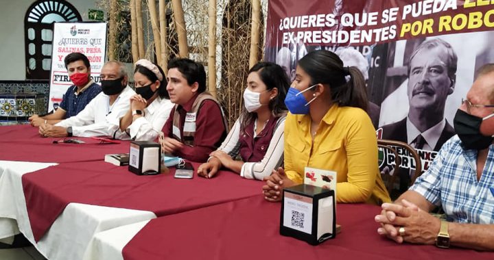 Integrantes de la 4T invitan a manzanillenses a firmar para enjuiciar a expresidentes