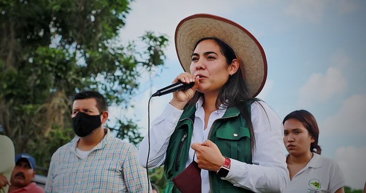Indira Vizcaíno: Las y los campesinos son motivo de orgullo para Colima