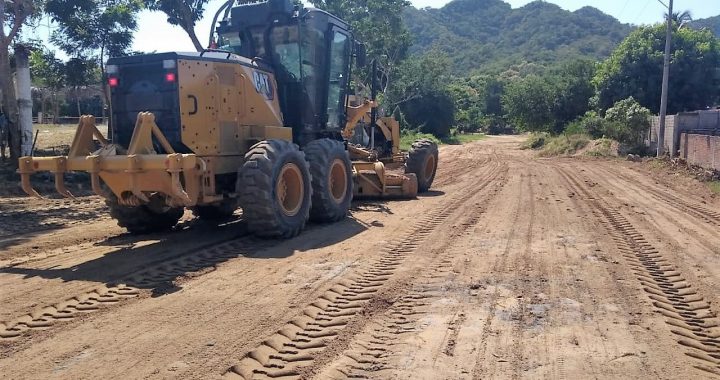 Realizó Ayuntamiento de Manzanillo obras de nivelación de callesen El Chavarín y Marabasco