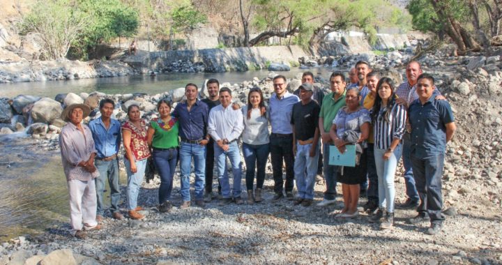 CIAPACOV y autoridades visitan balneario de Zacualpan; acondicionan camino para su reapertura