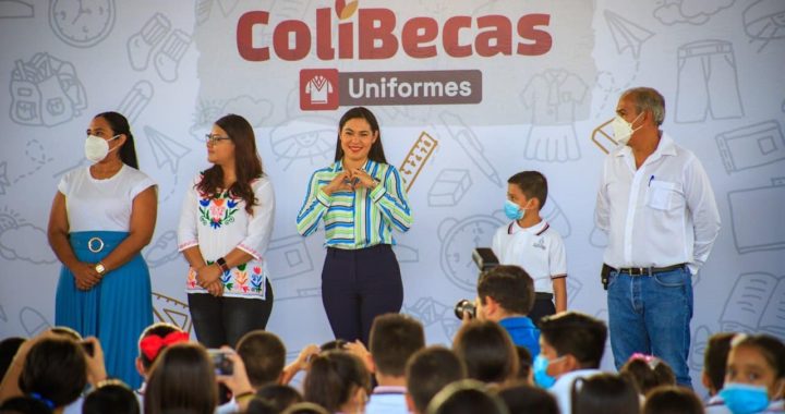 En Tecomán, Indira inició entrega de más de 118 mil uniformes gratuitos a estudiantes de preescolar, primaria y secundaria