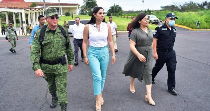 Gobernadora Indira recibe a 100 elementos de grupo especial del Ejército, que fortalecerá labores de seguridad