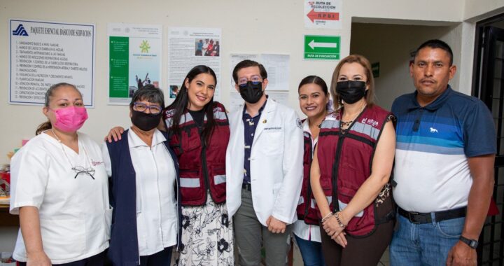 Gobernadora entrega remodelación de Centros de Salud en 2 colonias de Tecomán