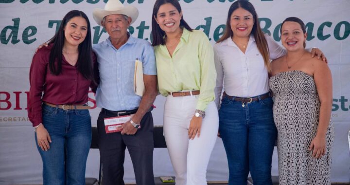 Gobernadora participa en entrega de tarjetas del Banco del Bienestar a Personas Adultas Mayores, en Cuauhtémoc