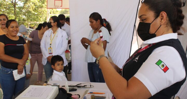 En Colima, Sector Salud rebasa meta de vacunación a niñas y niños en 2022