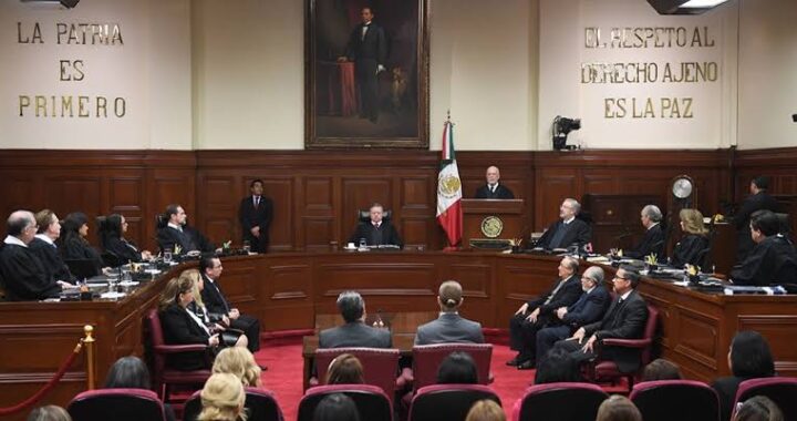 AMLO Propone Reforma Constitucional para Democratizar Elección de Ministros y Jueces