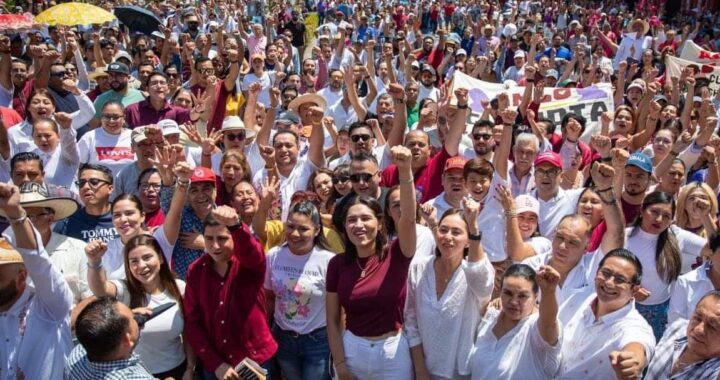 Simpatizantes de Claudia Sheinbaum se reúnen en el corazón de Colima en apoyo a la continuidad de la Cuarta Transformación