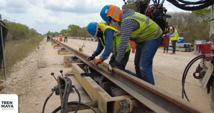 Gobierno de México ofrecerá visas para que migrantes laboren en obras públicas.