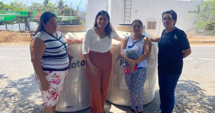 Diputada Isamar Ramírez entrega tinacos a bajo costo en Manzanillo
