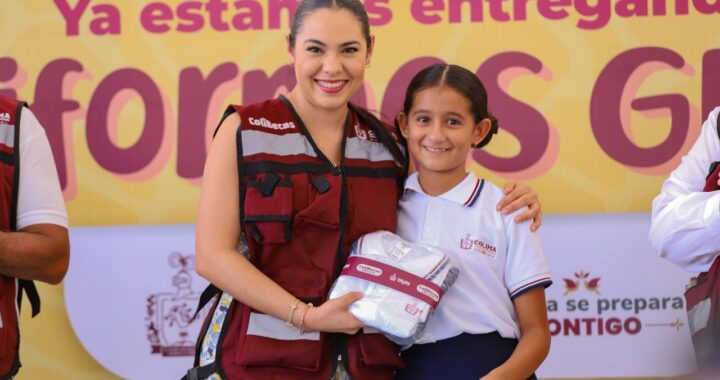 Indira inició en Minatitlán entrega de uniformes gratuitos; beneficiará a más de 111 mil estudiantes de preescolar, primarias y secundarias públicas