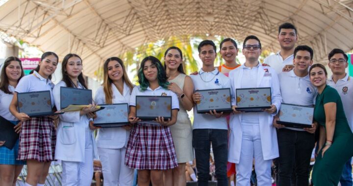 Casi 1,200 estudiantes de Isenco, UPN y Universidad José Martí recibieron computadoras gratuitas