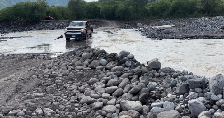 Seidum habilita paso en el vado de acceso a El Chical, por el Rio Armería