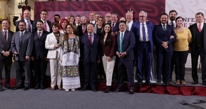 AMLO reitera transformación del sistema de salud, con respaldo de Indira Vizcaíno y 22 entidades más