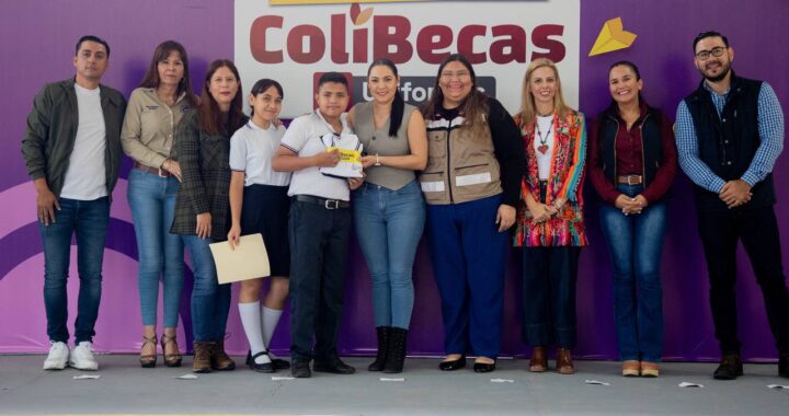 Gobierno de Colima inició la entrega de 3,317 ColiBecas-Uniformes en Comala