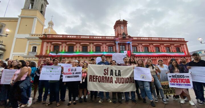 Cientos de Jóvenes de Colima se manifiestan a favor de la Reforma al Poder Judicial