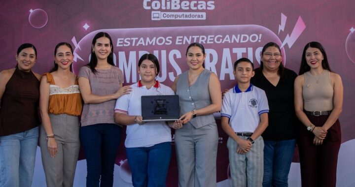 Indira Vizcaíno entrega ColiBecas Computadoras a 2 mil 838 estudiantes de secundaria en Manzanillo