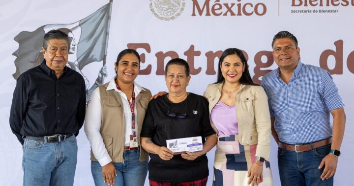 549 colimenses recibieron este martes tarjetas de Pensión Mujeres Bienestar y para Personas Adultas Mayores